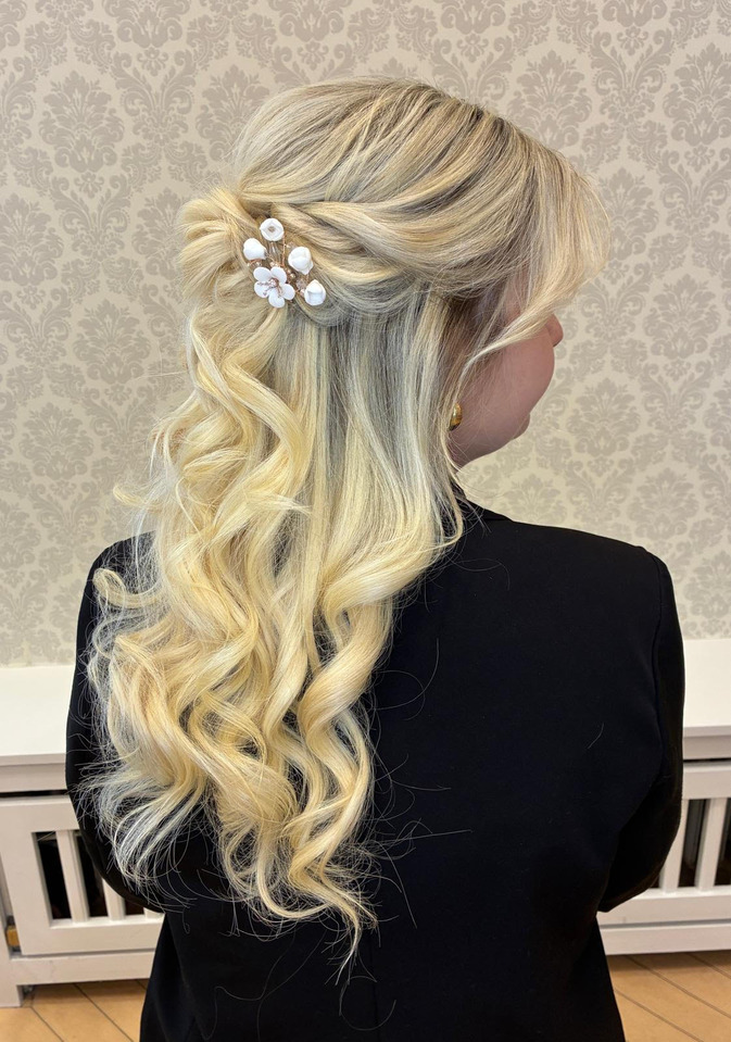 Frontansicht Hochsteckfrisur